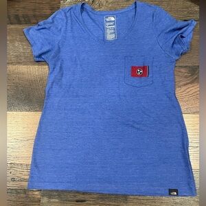 Ladies The North Face T-shirt; Size Small